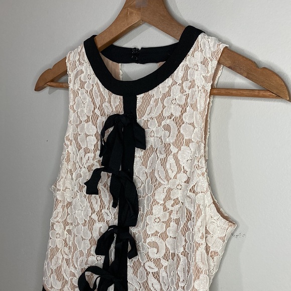 endless rose white lace strapless dress with bow details Small - Picture 3 of 9